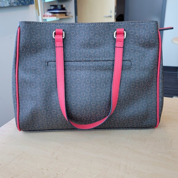 Guess Handbag - Picture 3 of 11